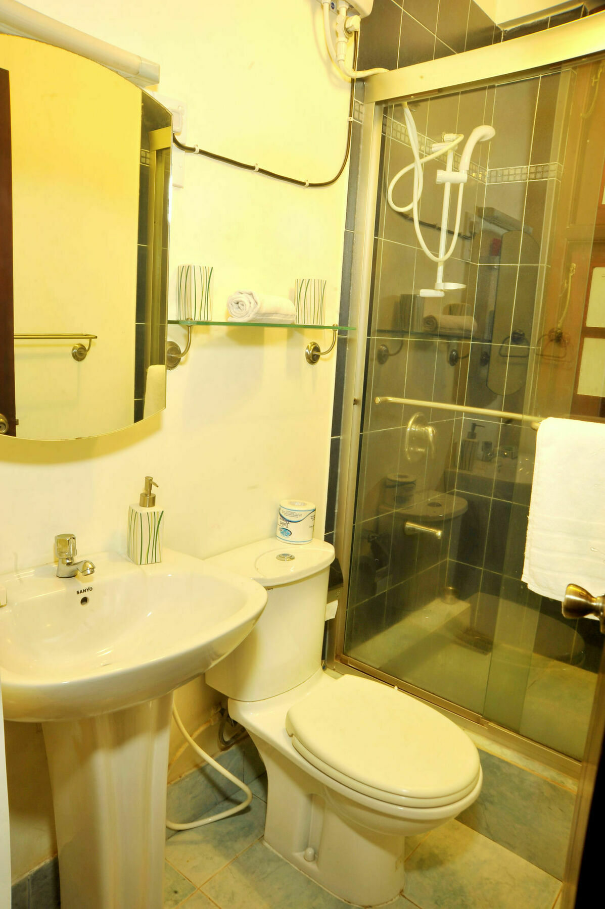 Prestige Court Residencies Hotel Dehiwala-Mount Lavinia Eksteriør billede